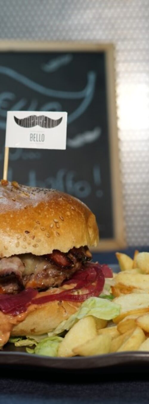 Hamburger con contorno di patate